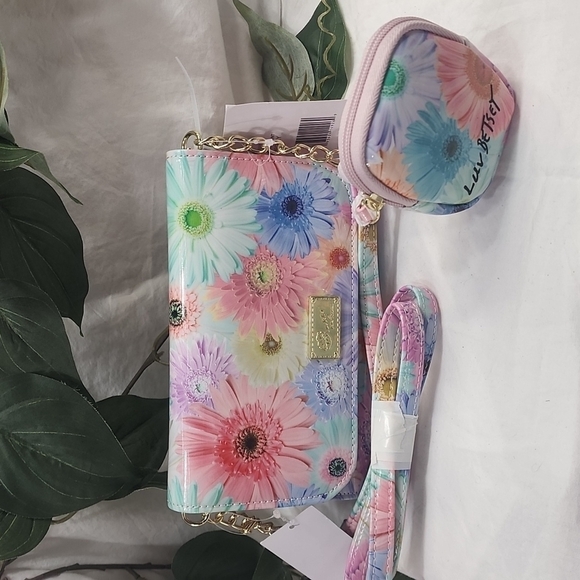 NWT LUV BETSEY CROSSBODY - Picture 3 of 8
